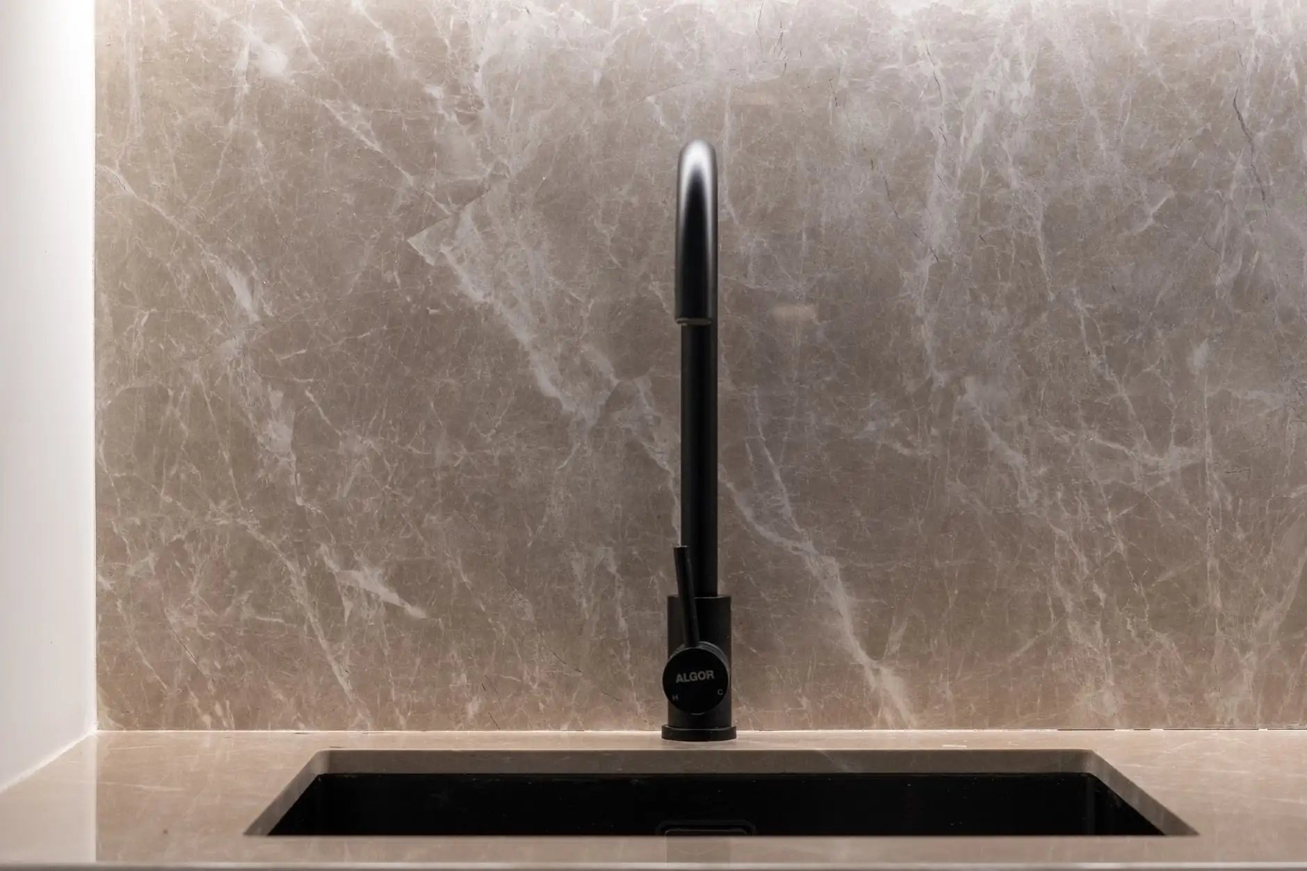 工业电能表选型指南：匹配湖北省俊讯斌科技仪表设备